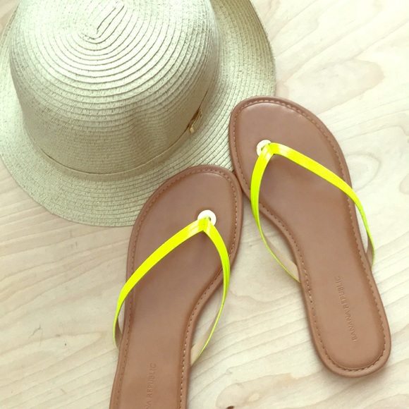 Banana Republic Shoes - Banana Republic Flip Flop